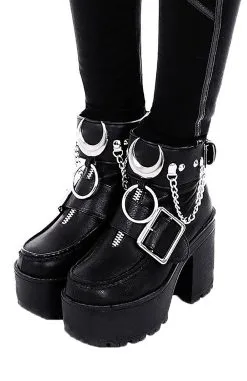 RESTYLE Iron Moon Shoe Cuffs 8 RESTYLE Iron Moon Shoe Cuffs -Akumu Ink Shop eng pl Black gothic Moon Ankle bracelets for gothic shoes IRON MOON CUFFS 1749 3